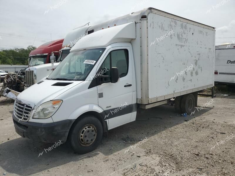 FREIGHTLINER SPRINTER 3 2011 white chassis diesel WDPPF4CC8B9462386 photo #1