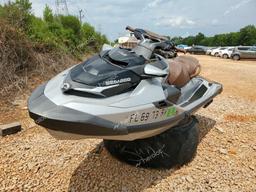 YDV JET SKI 2019 silver   YDV09668L819 photo #3