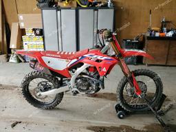 HONDA CRF450 RWE 2022 red  gas JH2PE1137NK300605 photo #2