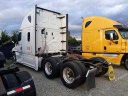 FREIGHTLINER CASCADIA 1 2018 white  diesel 3AKJGLDR9JSHP1180 photo #4