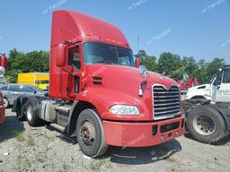 MACK 600 CXU600 2013 red tractor diesel 1M1AW02Y5DM031068 photo #2