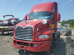 MACK 600 CXU600 2013 red tractor diesel 1M1AW02Y5DM031068 photo #3