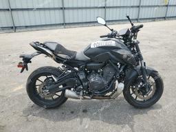 YAMAHA MT07 2023 black  gas JYARM32E3PA007241 photo #2