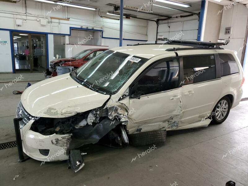 VOLKSWAGEN ROUTAN SE 2012 cream  flexible fuel 2C4RVABG7CR276839 photo #1