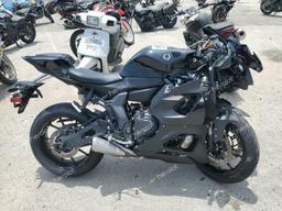 YAMAHA YZFR7 2024 black  gas JYARM38Y3RA003128 photo #2