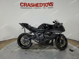 YAMAHA YZFR7 2024 black  gas JYARM38E4RA011681 photo #2