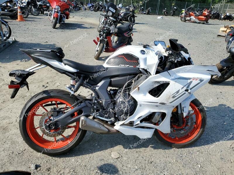 YAMAHA YZFR7 2023 white  gas JYARM38E9PA008661 photo #1