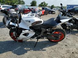 YAMAHA YZFR7 2023 white  gas JYARM38E9PA008661 photo #4