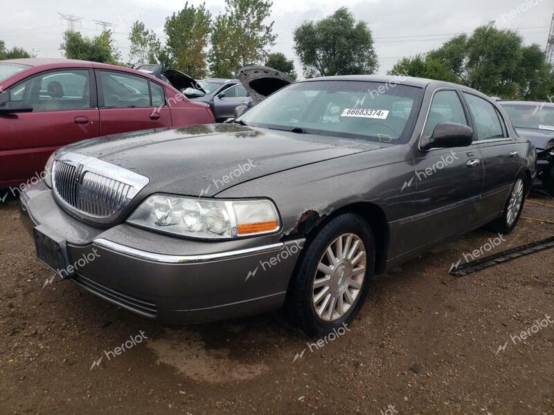 LINCOLN TOWN CAR E 2004 gray  gas 1LNHM81W54Y606258 photo #1