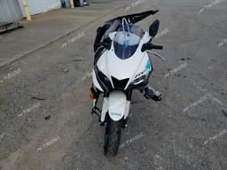 YAMAHA YZFR3 A 2024 white  gas MH3RH18Y7RK016828 photo #3