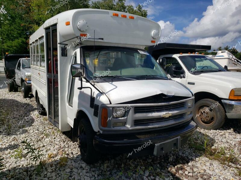 CHEVROLET EXPRESS CU 2001 white cutaway gas 1GBHG31R411196201 photo #1