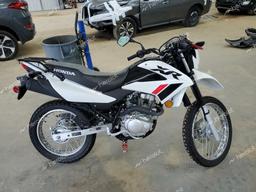 HONDA XR150L E 2023 white  gas 3H1KD1313PD000195 photo #2