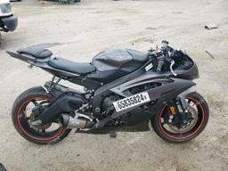 YAMAHA YZFR6 2013 gray  gas JYARJ16E8DA028315 photo #2