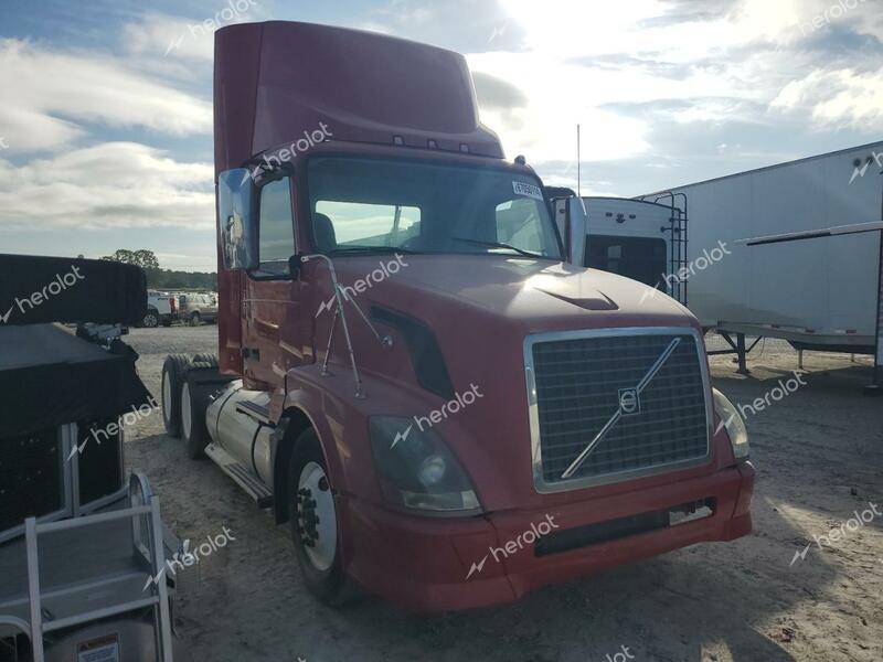 VOLVO VN VNL 2014 red conventi compressed natural gas 4V5NC9UG6EN147104 photo #1