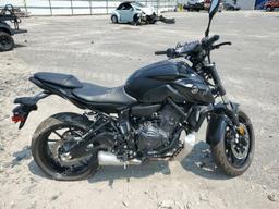 YAMAHA MT07 2024 black  gas JYARM32E4RA010135 photo #2