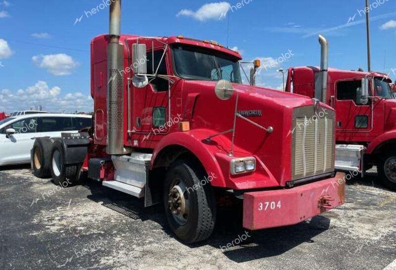 KENWORTH CONSTRUCTI 2010 red tractor diesel 1XKDDU9X4AJ260365 photo #1