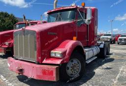 KENWORTH CONSTRUCTI 2010 red tractor diesel 1XKDDU9X8AJ260370 photo #3