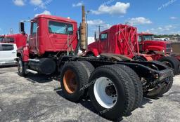 MACK 600 CHU600 2008 red tractor diesel 1M1AN09Y48N001827 photo #4