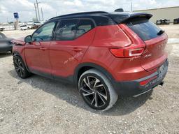 VOLVO XC40 T5 MO 2019 red  gas YV4162XZ0K2010549 photo #3