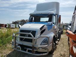 VOLVO VNR 2019 white  diesel 4V4WC9EG6KN901623 photo #3