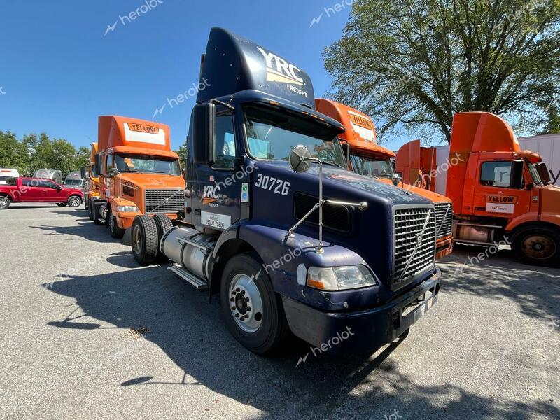 VOLVO VN VNM 2007 blue tractor diesel 4V4M19GF77N406839 photo #1