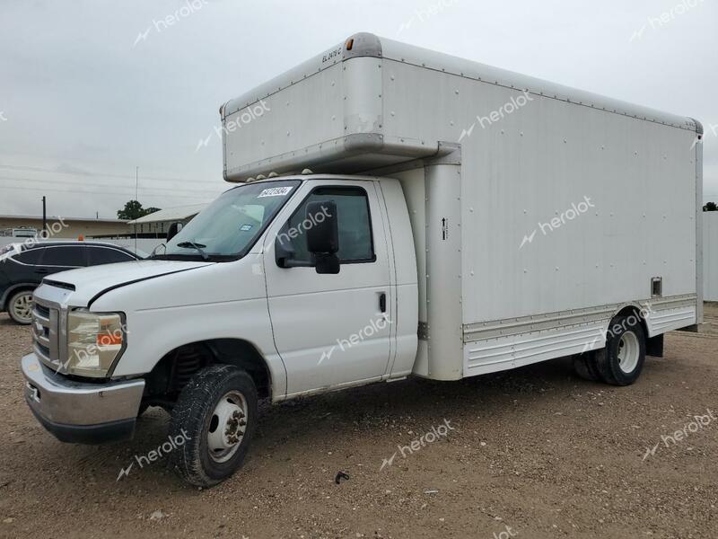 FORD ECONOLINE 2009 white cutaway gas 1FDXE45S89DA08124 photo #1