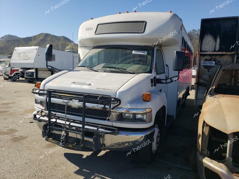 CHEVROLET C5500 C5V0 2009 white cutaway diesel 1GBE5V1939F408217 photo #1