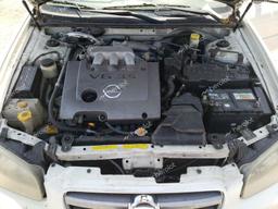 NISSAN MAXIMA GLE 2002 white  gas JN1DA31A02T304389 photo #4