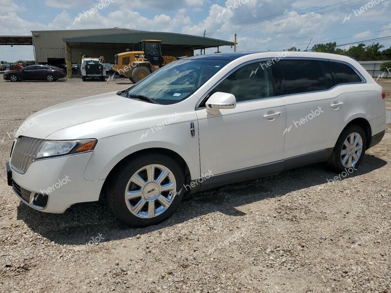 LINCOLN MKT 2011 white  gas 2LMHJ5FR0BBJ51425 photo #1