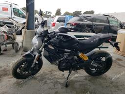 DUCATI MONSTER 79 2018 black  gas ML0MADBM2JT001012 photo #4