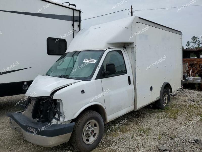 GMC SAVANA CUT 2021 white  gas 1GD07RFP4M1188862 photo #1