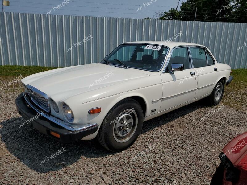 JAGUAR XJ6 1985 white sedan 4d gas SAJAV1344FC421240 photo #1