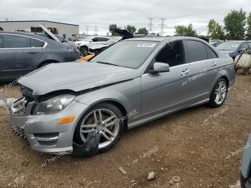 MERCEDES-BENZ C 300 4MAT 2012 silver  gas WDDGF8BB4CA722022 photo #1