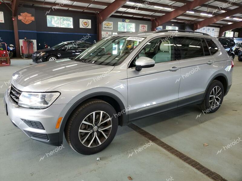 VOLKSWAGEN TIGUAN SE 2020 gray  gas 3VV2B7AX5LM055070 photo #1