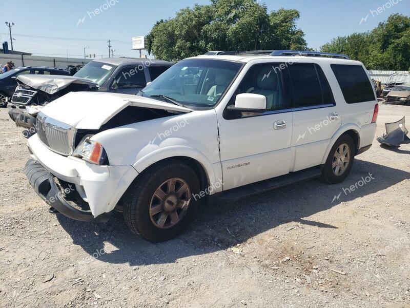 LINCOLN NAVIGATOR 2005 white  gas 5LMFU27585LJ06030 photo #1