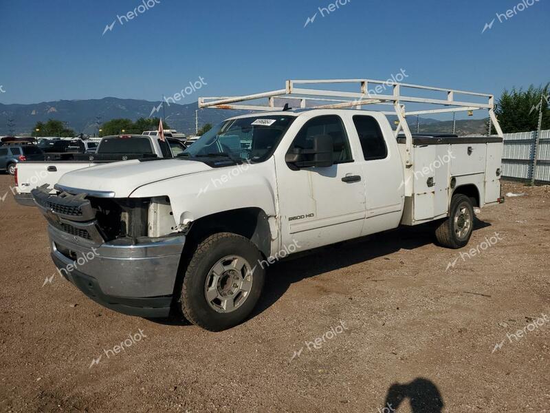 CHEVROLET SILVERADO 2011 white  diesel 1GB2CXCL1BZ239042 photo #1