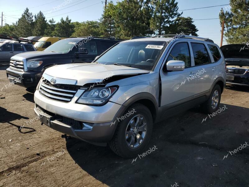 KIA BORREGO LX 2009 silver  gas KNDJH741795032985 photo #1