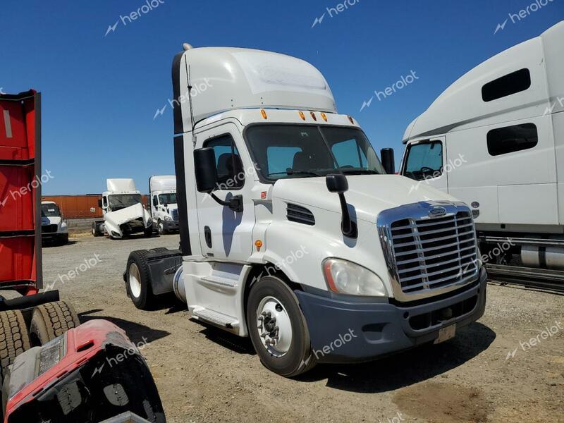 FREIGHTLINER CASCADIA 1 2014 white tractor diesel 3AKBGADV8ESFM6826 photo #1