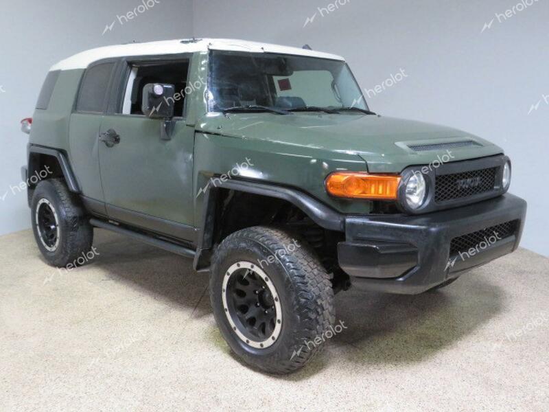 TOYOTA FJ CRUISER 2014 green  gas JTEBU4BF7EK186066 photo #1