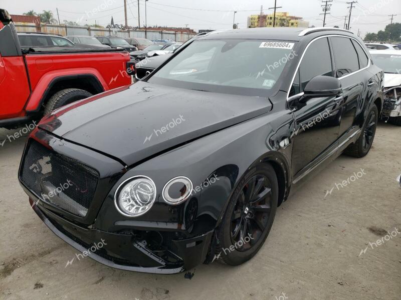 BENTLEY BENTAYGA 2018 black  gas SJAAC2ZV4JC019352 photo #1