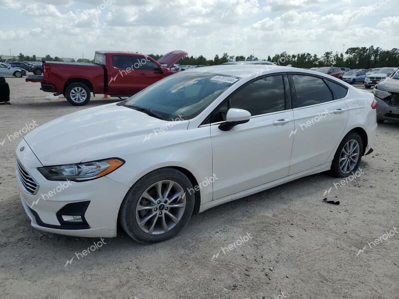 FORD FUSION SE 2020 white  gas 3FA6P0HD2LR256776 photo #1