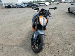 KTM 390 DUKE 2023 orange  gas MD2JPJ402PN202071 photo #3