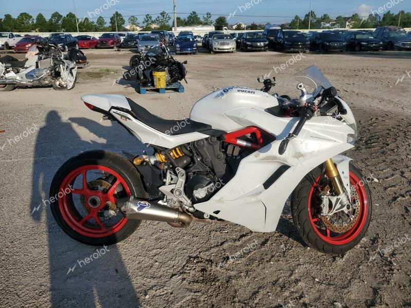 DUCATI SUPERSPORT 2018 white  gas ZDMVABDS1JB003591 photo #1