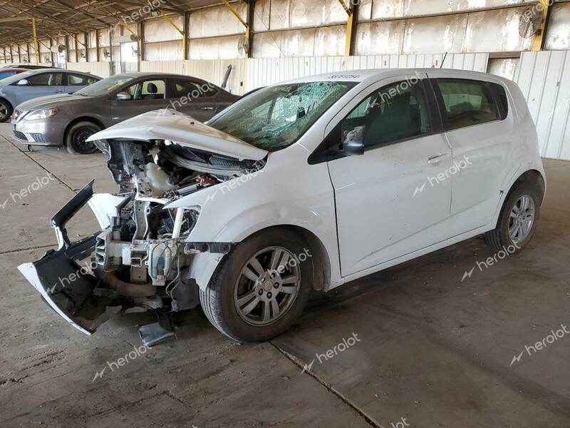 CHEVROLET SONIC LT 2016 white  gas 1G1JC6SB7G4118782 photo #1