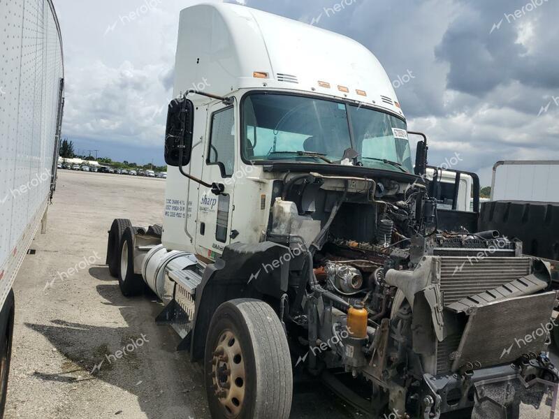 MACK 600 CXU600 2015 white tractor diesel 1M1AW07Y4FM045636 photo #1