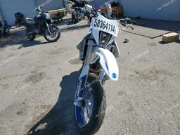 SUZUKI DR-Z400 SM 2023 white  gas JS1SK44A1P7102481 photo #3