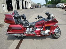 HONDA GL1500 SE1 1997 red road/str gas 1HFSC2231VA903011 photo #2