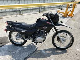 HONDA XR150L E 2023 black  gas 3H1KD1315PD001607 photo #2