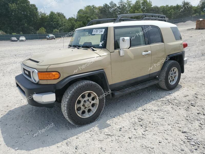 TOYOTA FJ CRUISER 2013 tan 4dr spor gas JTEBU4BF9DK162351 photo #1