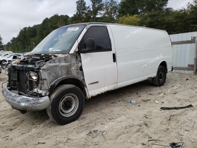 CHEVROLET EXPRESS G3 2002 white extended gas 1GCHG39R721246039 photo #1